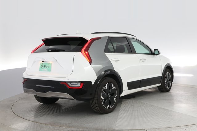 2023 Kia Niro EV — photo 2 of 21