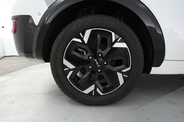 2023 Kia Niro EV — photo 15 of 21
