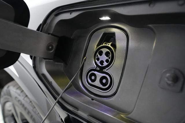 2024 Chevrolet Equinox EV — photo 8 of 22