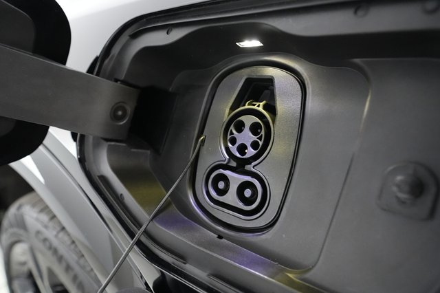 2024 Chevrolet Equinox EV — photo 8 of 22