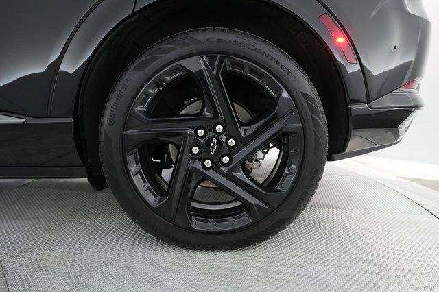 2024 Chevrolet Equinox EV — photo 16 of 22