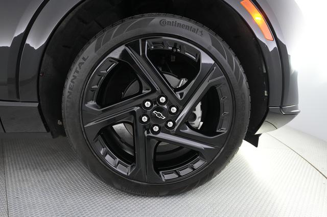 2024 Chevrolet Equinox EV — photo 7 of 22