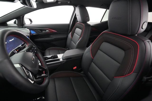 2024 Chevrolet Equinox EV — photo 3 of 22