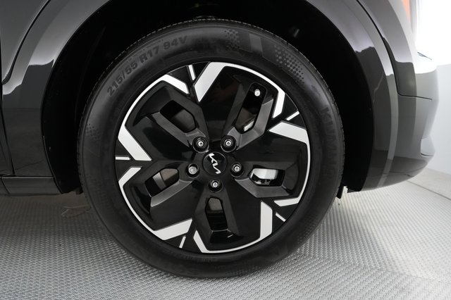 2024 Kia Niro EV — photo 17 of 21