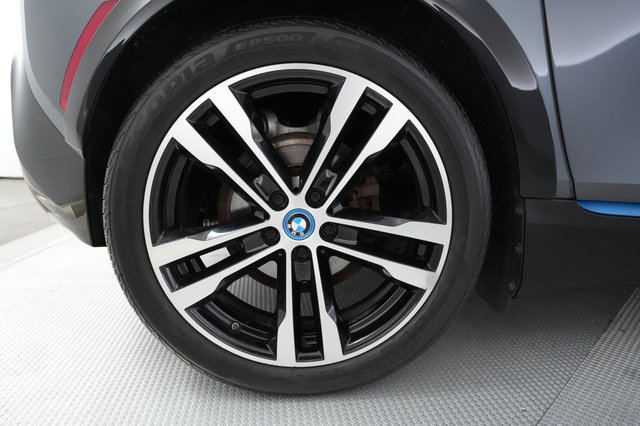 2018 BMW i3 — photo 17 of 21