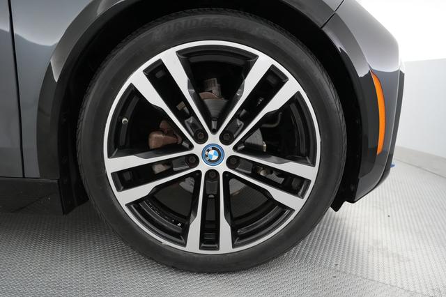 2018 BMW i3 — photo 7 of 21