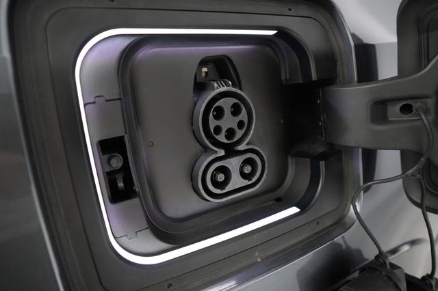2018 BMW i3 — photo 8 of 21