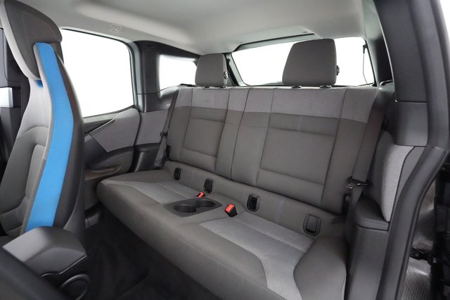 2018 BMW i3 — photo 19 of 21
