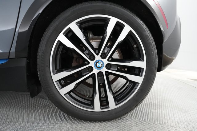 2018 BMW i3 — photo 16 of 21