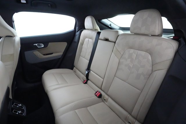 2022 Polestar 2 — photo 19 of 22