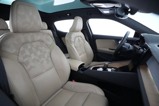 2022 Polestar 2 — photo 18 of 22