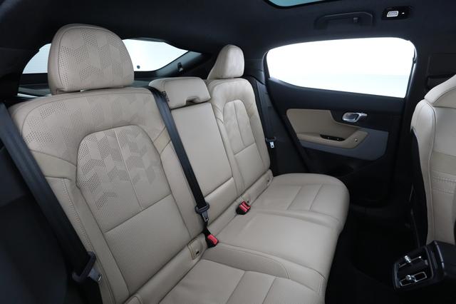 2022 Polestar 2 — photo 4 of 22