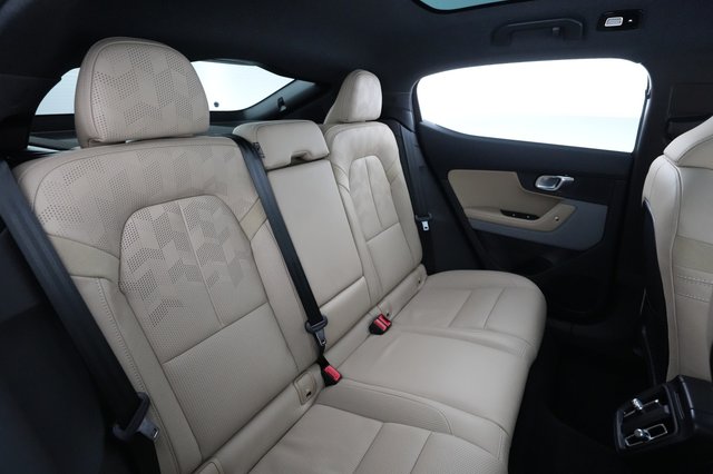 2022 Polestar 2 — photo 4 of 22