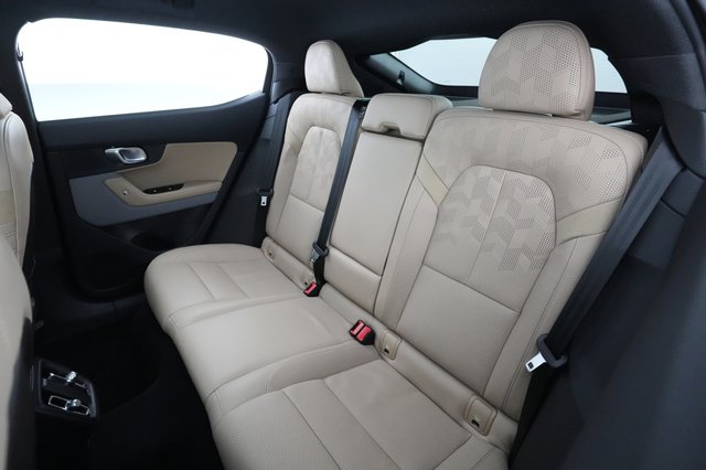 2022 Polestar 2 — photo 19 of 22