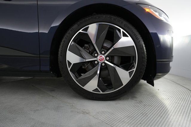 2022 Jaguar I-Pace — photo 7 of 21