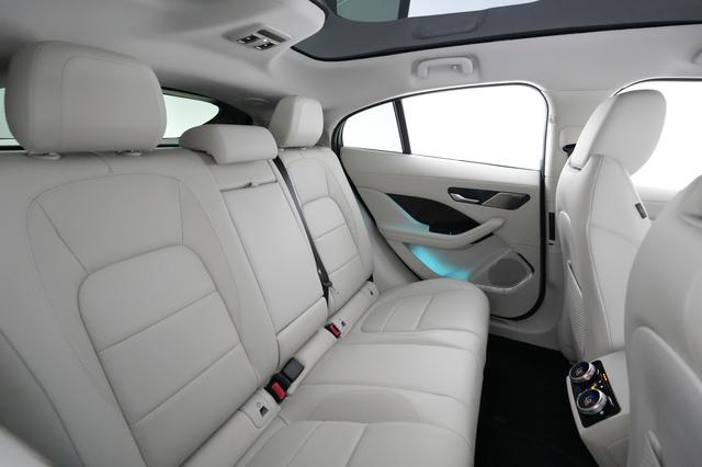 2022 Jaguar I-Pace — photo 4 of 21