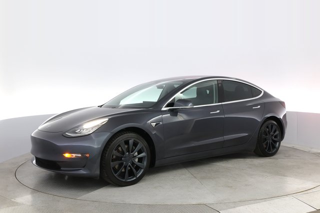 2018 Tesla Model 3 — photo 13 of 21