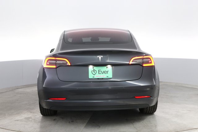 2018 Tesla Model 3 — photo 12 of 21