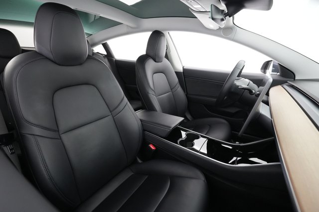 2018 Tesla Model 3 — photo 17 of 21
