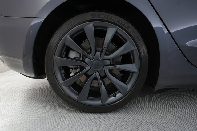 2018 Tesla Model 3 — photo 16 of 21