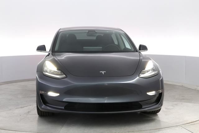 2018 Tesla Model 3 — photo 9 of 21