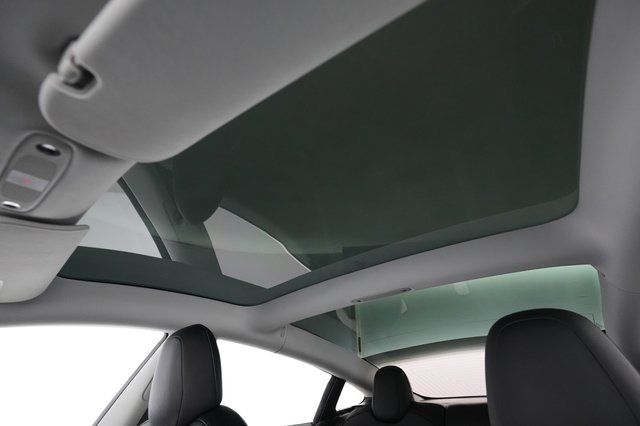 2018 Tesla Model 3 — photo 19 of 21
