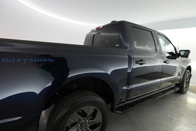 2022 Ford F150 Lightning — photo 12 of 20