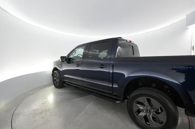 2022 Ford F150 Lightning — photo 2 of 20