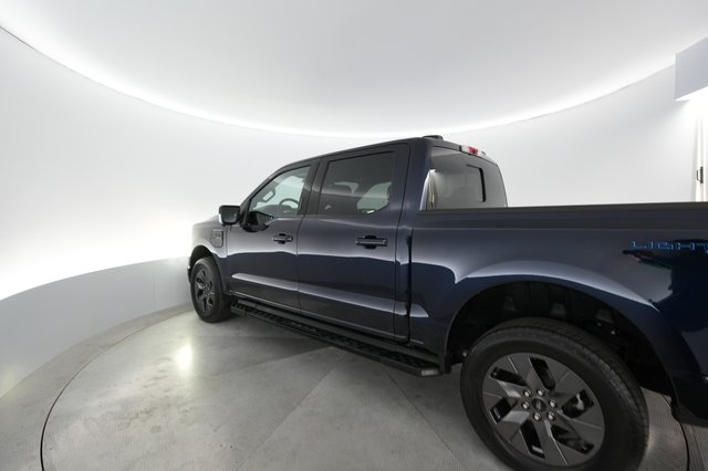2022 Ford F150 Lightning — photo 2 of 20