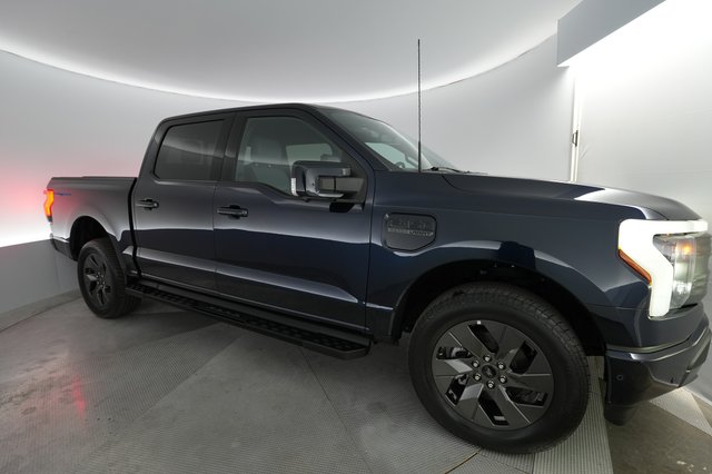 2022 Ford F150 Lightning — photo 11 of 20