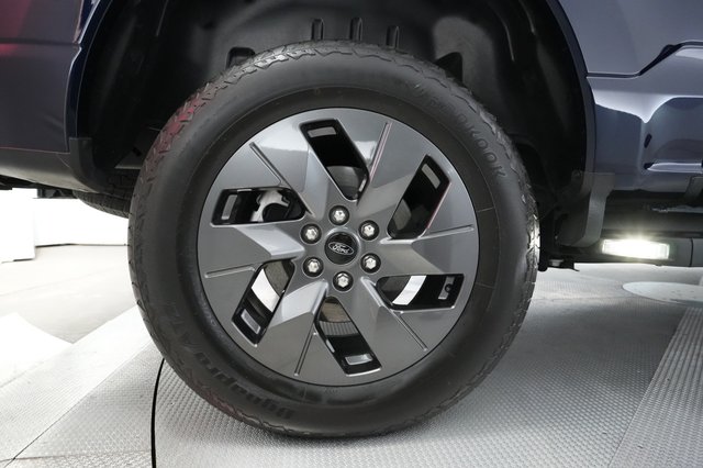 2022 Ford F150 Lightning — photo 14 of 20