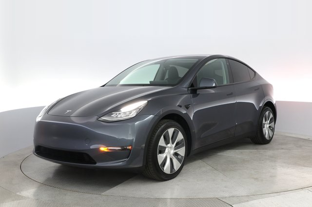 2022 Tesla Model Y — VIN 7SAYGDEE5NF402814