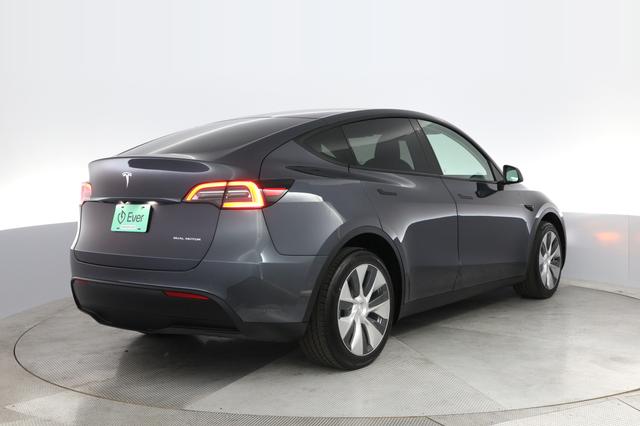 2022 Tesla Model Y — photo 2 of 22