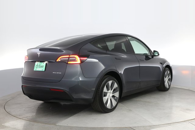 2022 Tesla Model Y — photo 2 of 22