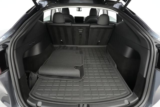 2022 Tesla Model Y — photo 6 of 22