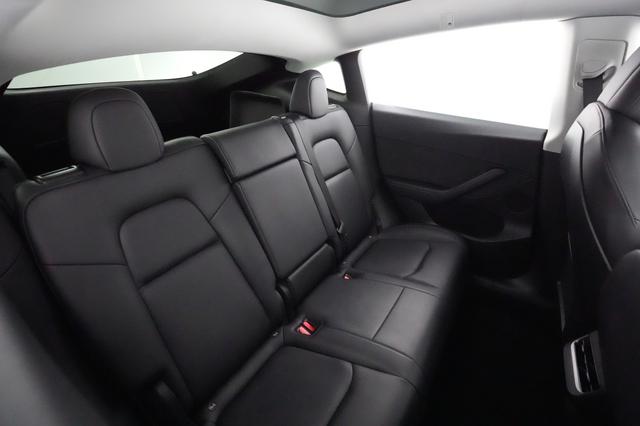 2022 Tesla Model Y — photo 4 of 22