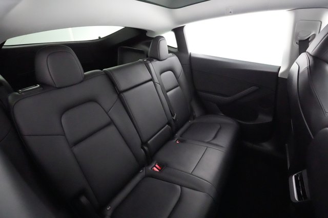 2022 Tesla Model Y — photo 4 of 22