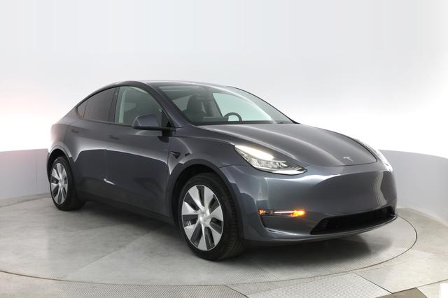 2022 Tesla Model Y — photo 10 of 22