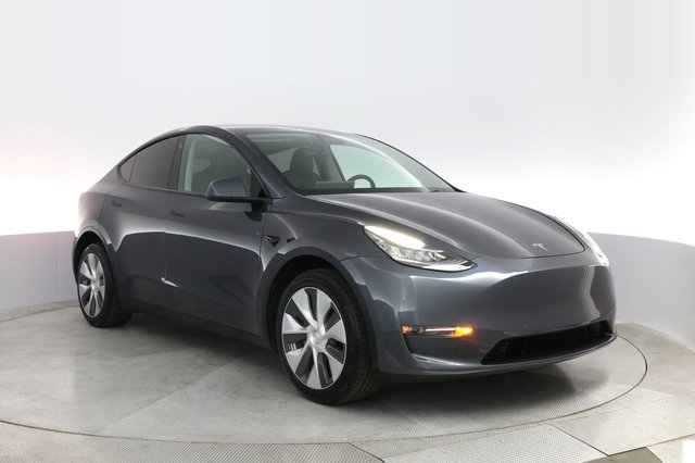 2022 Tesla Model Y — photo 10 of 22