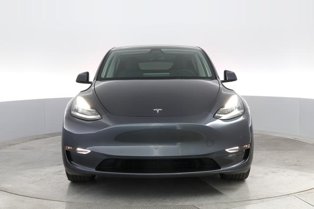 2022 Tesla Model Y — photo 9 of 22