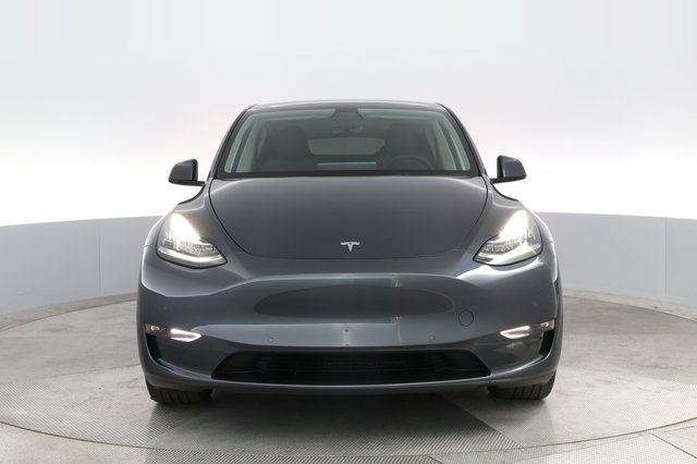 2022 Tesla Model Y — photo 9 of 22