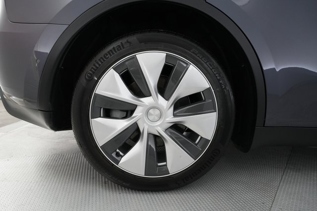 2022 Tesla Model Y — photo 17 of 22