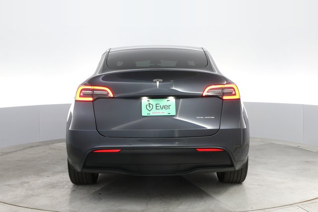 2022 Tesla Model Y — photo 12 of 22
