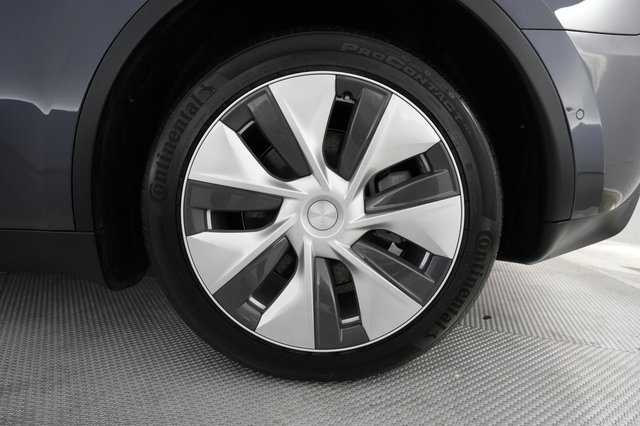 2022 Tesla Model Y — photo 16 of 22