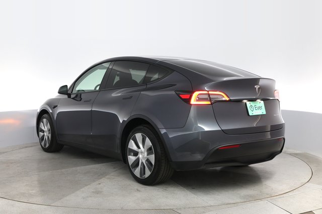 2022 Tesla Model Y — photo 13 of 22