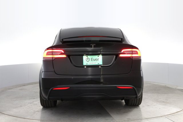 2022 Tesla Model X — photo 12 of 25