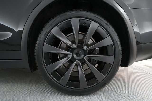 2022 Tesla Model X — photo 7 of 25