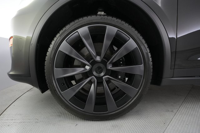 2022 Tesla Model X — photo 15 of 25