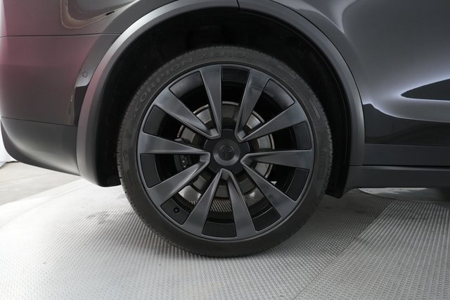 2022 Tesla Model X — photo 17 of 25