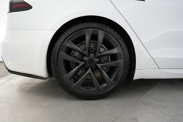 2023 Tesla Model S — photo 16 of 22